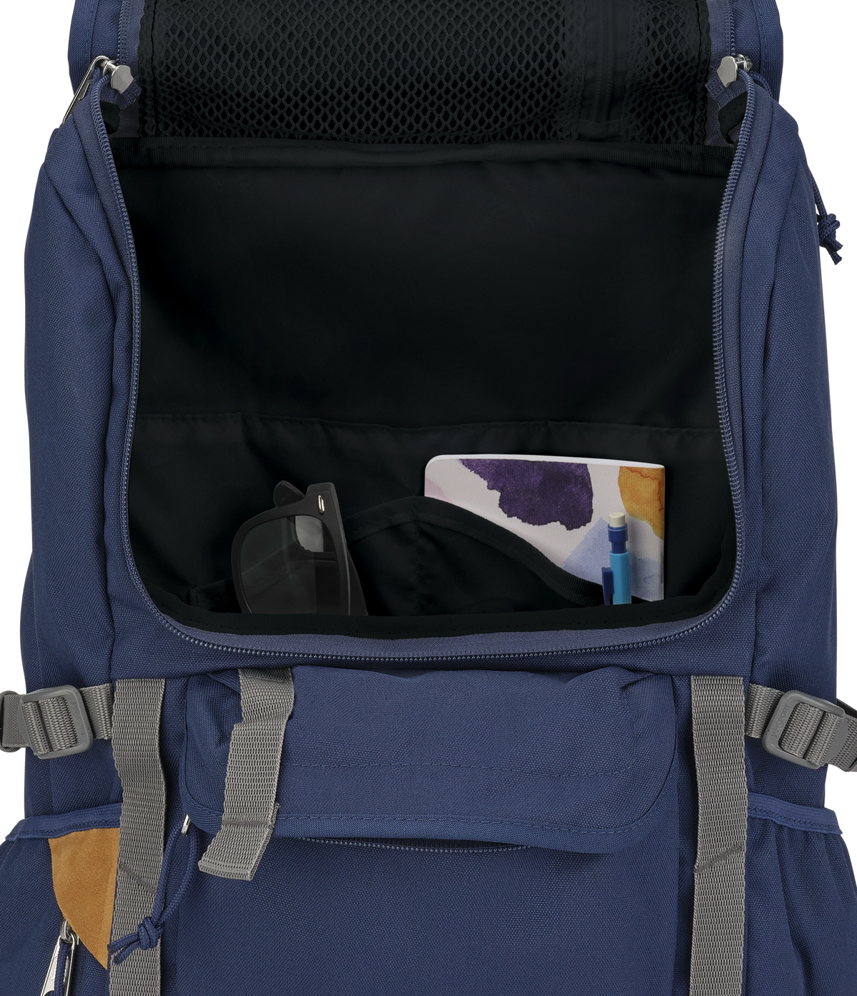hatchet-backpack-g3 JS0A47J4003-DET3.webp