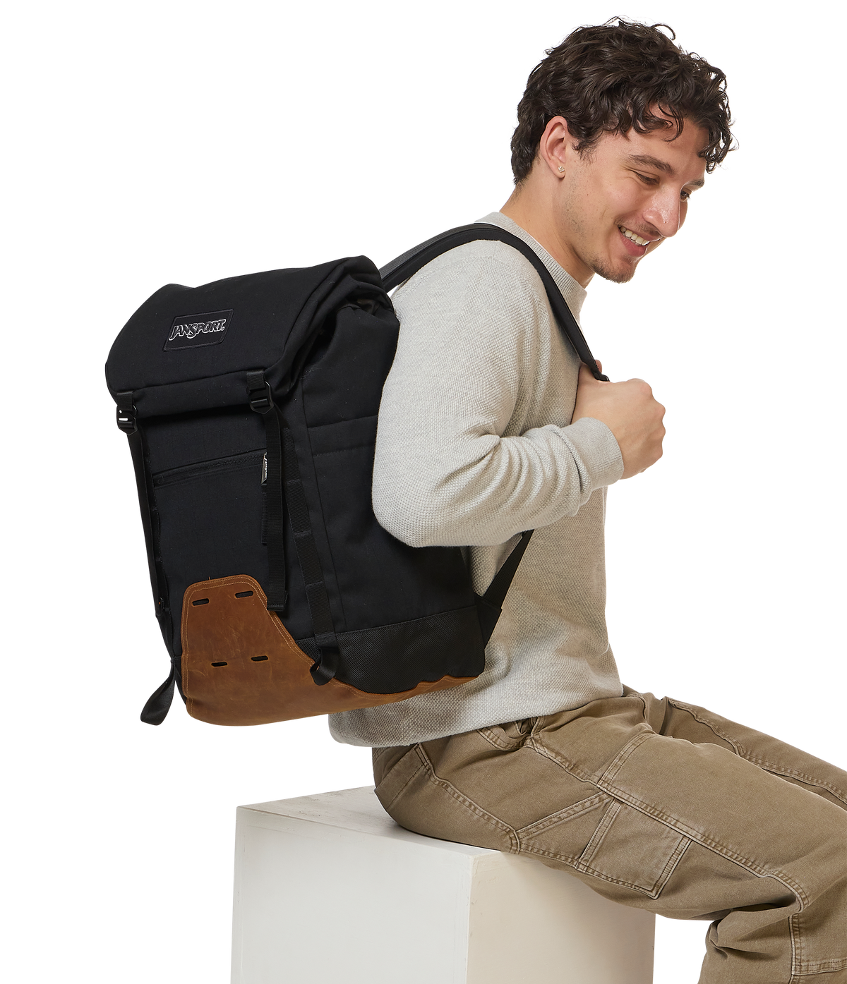 cruiser-rucksack-d9 JS0A86EP008-MODEL.png