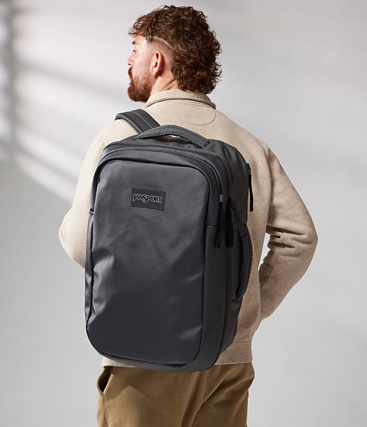 good-latitude-travel-pack-40l-i8 JS0A86EUDMX-MODEL.png