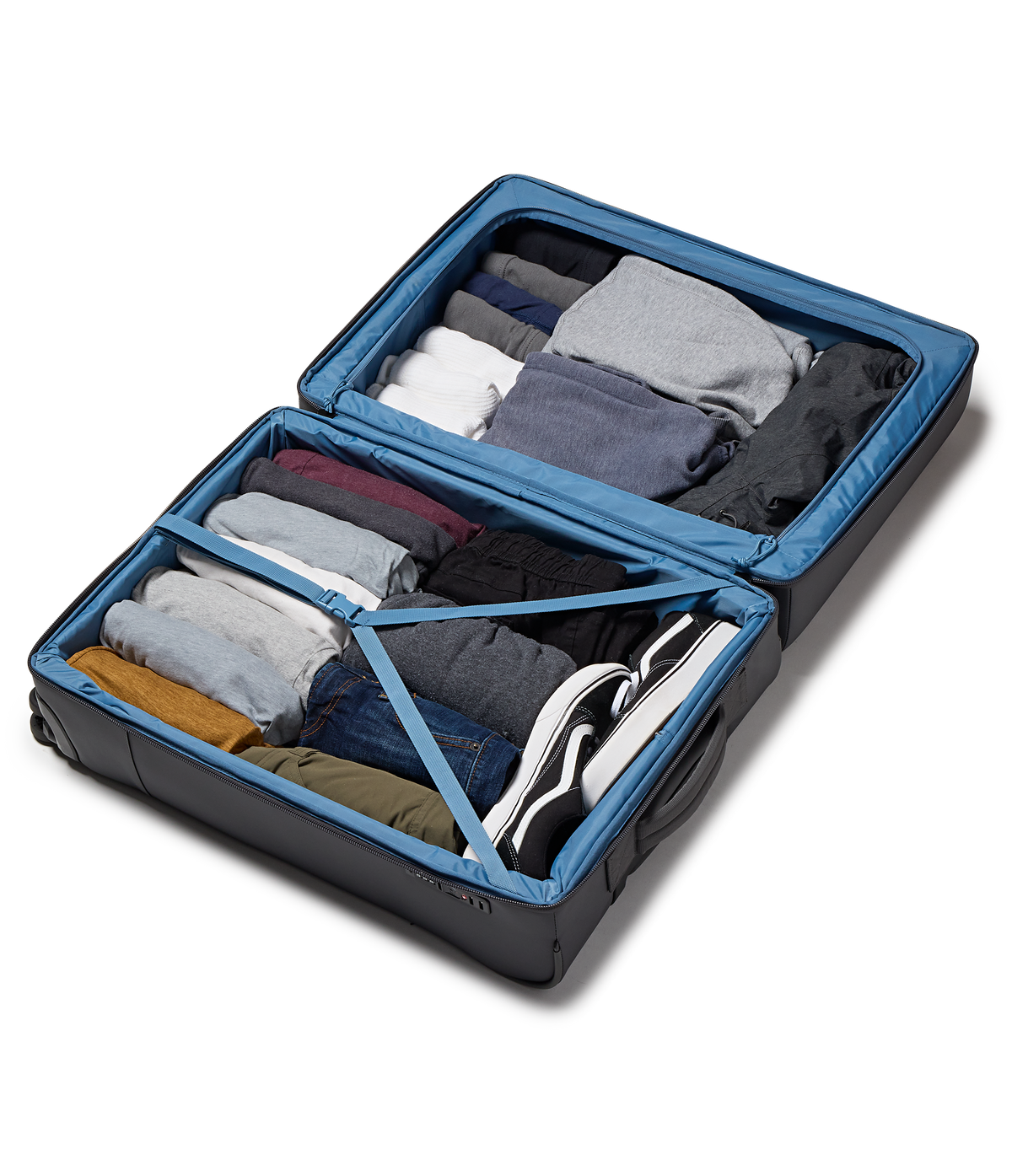 26-checked-luggage-toiletry-bag-elemental-blue-set-g7 JS0A8E8CDMX-DET3.png